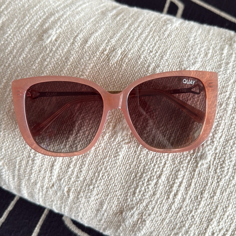 Quay Ever After Sunglasses - Picture 2 of 13